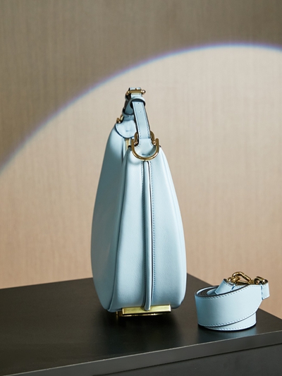 フェンディバッグ背面デザイン